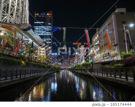 東京スカイツリー 鯉のぼり 東京ソラマチ 夜景 東京スカイツリー 鯉のぼり 東京ソラマチ 夜景 105174444