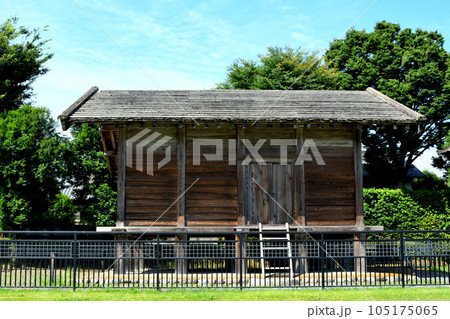 校倉造の倉庫が復元されてある中宿歴史公園 校倉造の倉庫が復元されてある中宿歴史公園 105175065