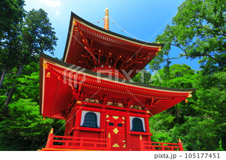 【大阪府】晴天の勝尾寺の多宝塔 105177451
