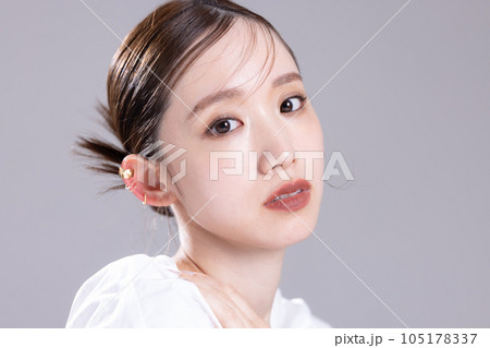 ビューティー　女性のポートレート　中国メイク 105178337