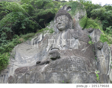 千葉県の鋸山日本寺にある大仏(薬師瑠璃光如来) 千葉県の鋸山日本寺にある大仏(薬師瑠璃光如来) 105179688