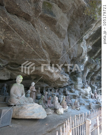 千葉県の鋸山日本寺にある千五百羅漢（維摩窟付近） 105179721