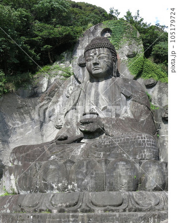 千葉県の鋸山日本寺にある大仏(薬師瑠璃光如来) 千葉県の鋸山日本寺にある大仏(薬師瑠璃光如来) 105179724