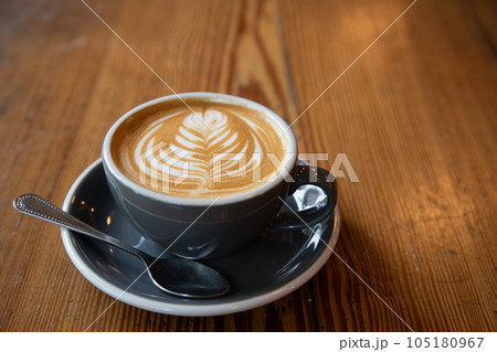 ニューヨークのカフェのラテアート 105180967
