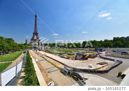 フランス、パリ。オリンピックに向け工事中のトロカデロ広場。2023年6月24日撮影。 105185277