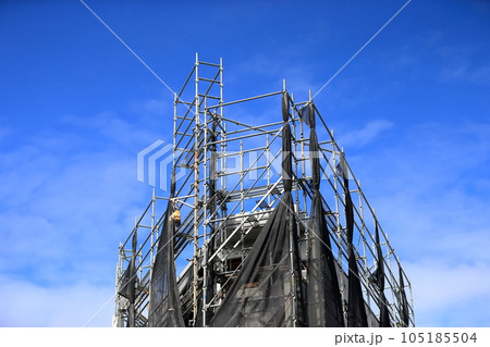 戸建て住宅の外部足場 105185504