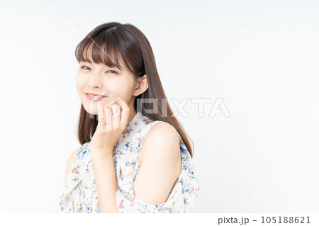 若い女性のビューティ 105188621