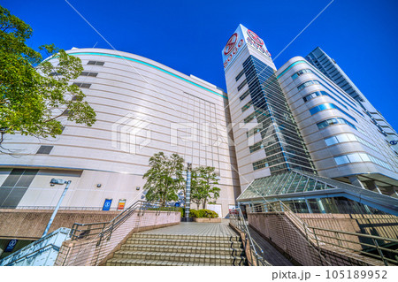 日本の横浜都市景観 そごう横浜店などを望む 日本の横浜都市景観 そごう横浜店などを望む 105189952