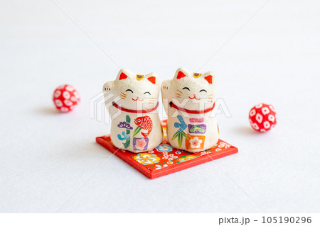 招き猫 かわいい年賀状素材 招き猫 かわいい年賀状素材 105190296