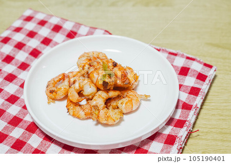 バナメイエビのガーリックバターシュリンプ バナメイエビのガーリックバターシュリンプ 105190401