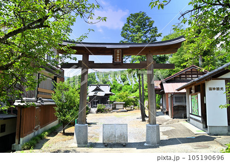 埼玉県皆野町国神　夏空の國神神社 105190696