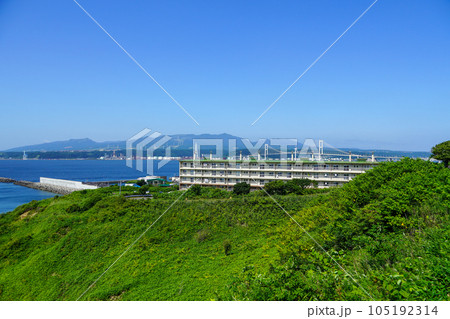 絵鞆岬展望台から見える白鳥大橋（室蘭市） 105192314