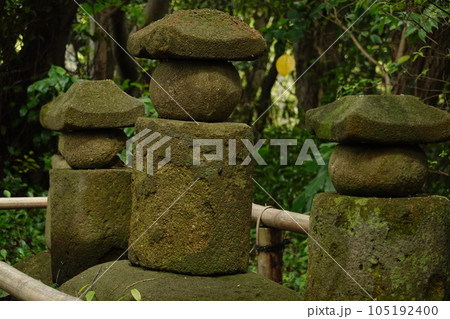 妙法寺　日叡上人御墓　南の方御墓 105192400