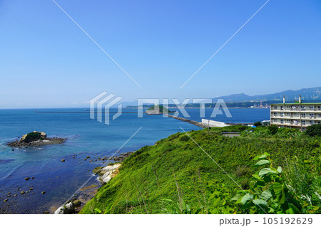 絵鞆岬から見る大黒島とえびす島 105192629
