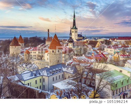 エストニア・タリン歴史地区の夕景 / Tallinn, Estonia エストニア・タリン歴史地区の夕景 / Tallinn, Estonia 105196214