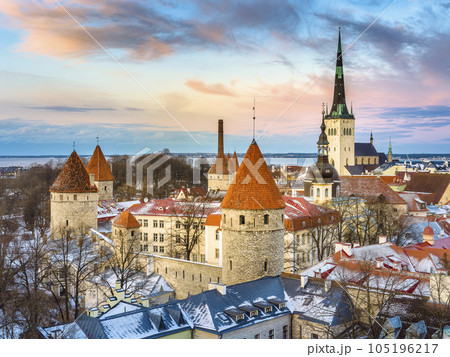 エストニア・タリン歴史地区の夕景 / Tallinn, Estonia エストニア・タリン歴史地区の夕景 / Tallinn, Estonia 105196217