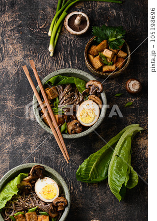 Soba noodle with tofu and mushroom 105198696