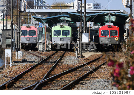 中央前橋駅に並ぶ上毛電鉄の電車 105201997
