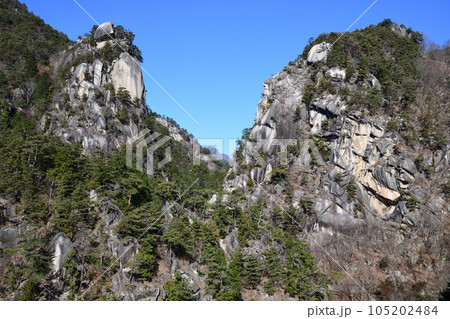 山梨県 昇仙峡の奇岩 覚円峰 105202484