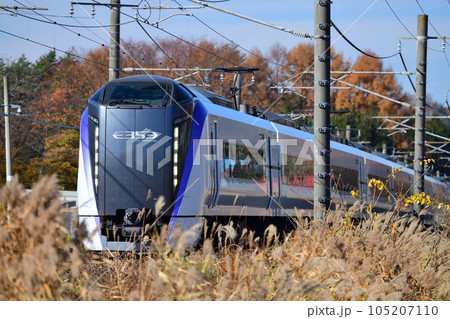秋の小淵沢界隈を走る中央本線特急あずさ号 秋の小淵沢界隈を走る中央本線特急あずさ号 105207110