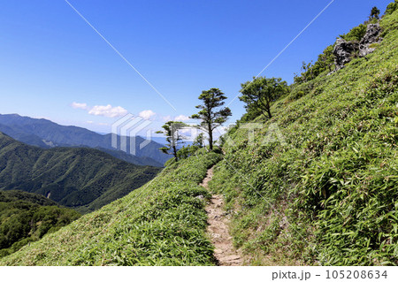 徳島県にある剣山を夏山登山 105208634
