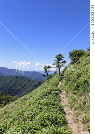 徳島県にある剣山を夏山登山 105208635