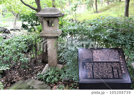 岩亀楼の石灯籠 105208739