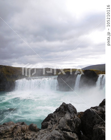 アイスランド　夏　Goðafoss　ゴーザフォス 105210116