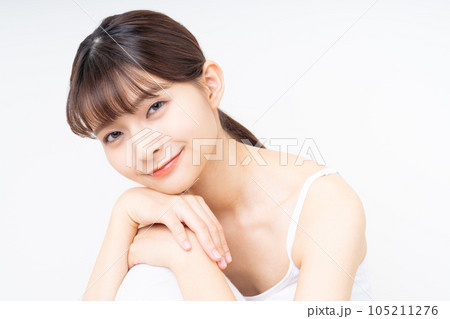 若い女性のビューティ 105211276