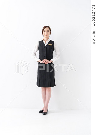 ビジネス　制服の女性 105212471