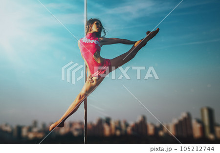 Young pole dance woman 105212744