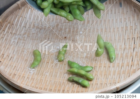枝豆　茹でこぼす 105213094