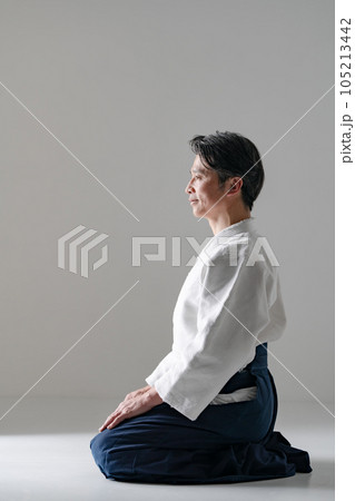 合気道 精神統一 男性 合気道 精神統一 男性 105213442