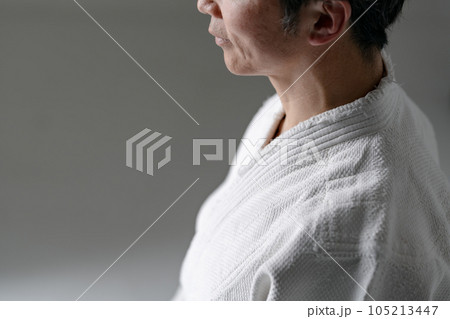 合気道 精神統一 男性 合気道 精神統一 男性 105213447