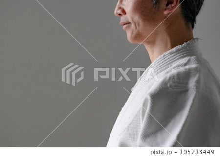 合気道 精神統一 男性 合気道 精神統一 男性 105213449