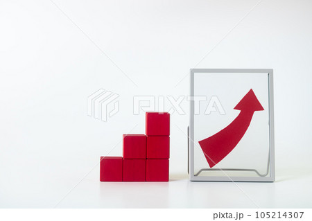 矢印と積み木ブロックのグラフ・右肩上がり 矢印と積み木ブロックのグラフ・右肩上がり 105214307