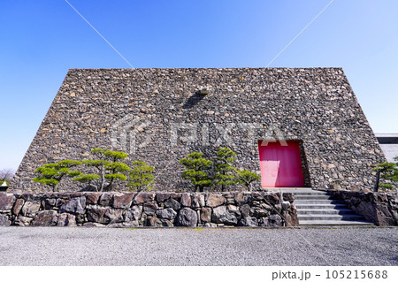 五色台山頂の瀬戸内海歴史民俗資料館（香川県高松市） 105215688