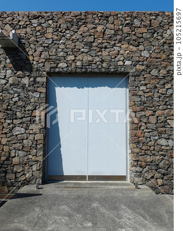 五色台山頂の瀬戸内海歴史民俗資料館(香川県高松市) 五色台山頂の瀬戸内海歴史民俗資料館(香川県高松市) 105215697