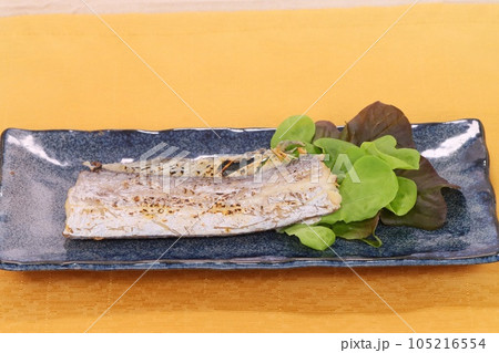 太刀魚の塩焼き タチウオ 焼き魚 切り身 太刀魚の塩焼き タチウオ 焼き魚 切り身 105216554
