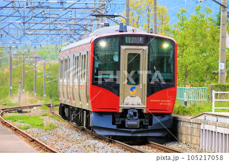 【しなの鉄道】SR1系（しなの鉄道線：田中駅） 105217058