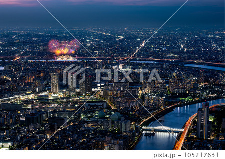 東京の夜景と足立の花火 105217631