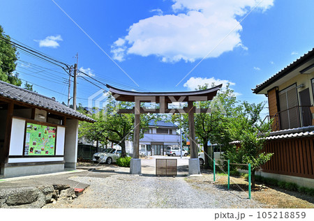 埼玉県皆野町国神　夏空の國神神社 105218859