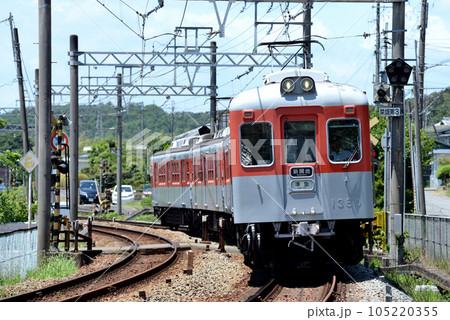 オレンジとシルバーグレーの復刻カラーを纏った神戸電鉄の車両です。 オレンジとシルバーグレーの復刻カラーを纏った神戸電鉄の車両です。 105220355