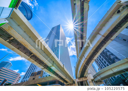 日本の東京都市景観 夏・池袋ジャンクションやサンシャイン60などを望む 日本の東京都市景観 夏・池袋ジャンクションやサンシャイン60などを望む 105220575