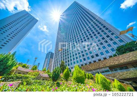 日本の東京都市景観 夏の強い太陽光が降り注ぐ…池袋のサンシャイン60やタワマンなどを望む=7月23日 日本の東京都市景観 夏の強い太陽光が降り注ぐ…池袋のサンシャイン60やタワマンなどを望む=7月23日 105222721