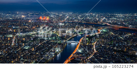 東京の夜景と足立の花火 105223274