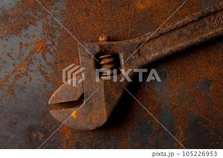Old rusty tools Old rusty tools 105226953