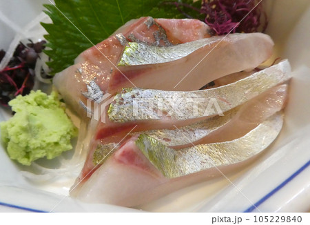 脂と甘み、ブリより美味しい、シマアジの刺身の写真 脂と甘み、ブリより美味しい、シマアジの刺身の写真 105229840