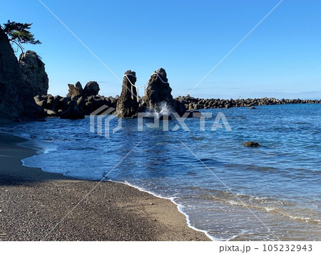 高知県香南市の夫婦岩 高知県香南市の夫婦岩 105232943