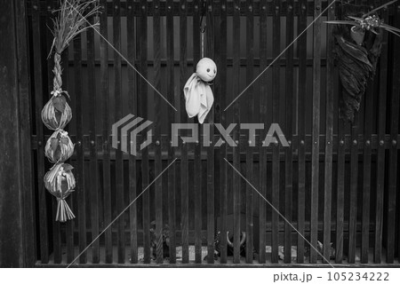 格子とてるてる坊主【妻籠宿】 格子とてるてる坊主【妻籠宿】 105234222